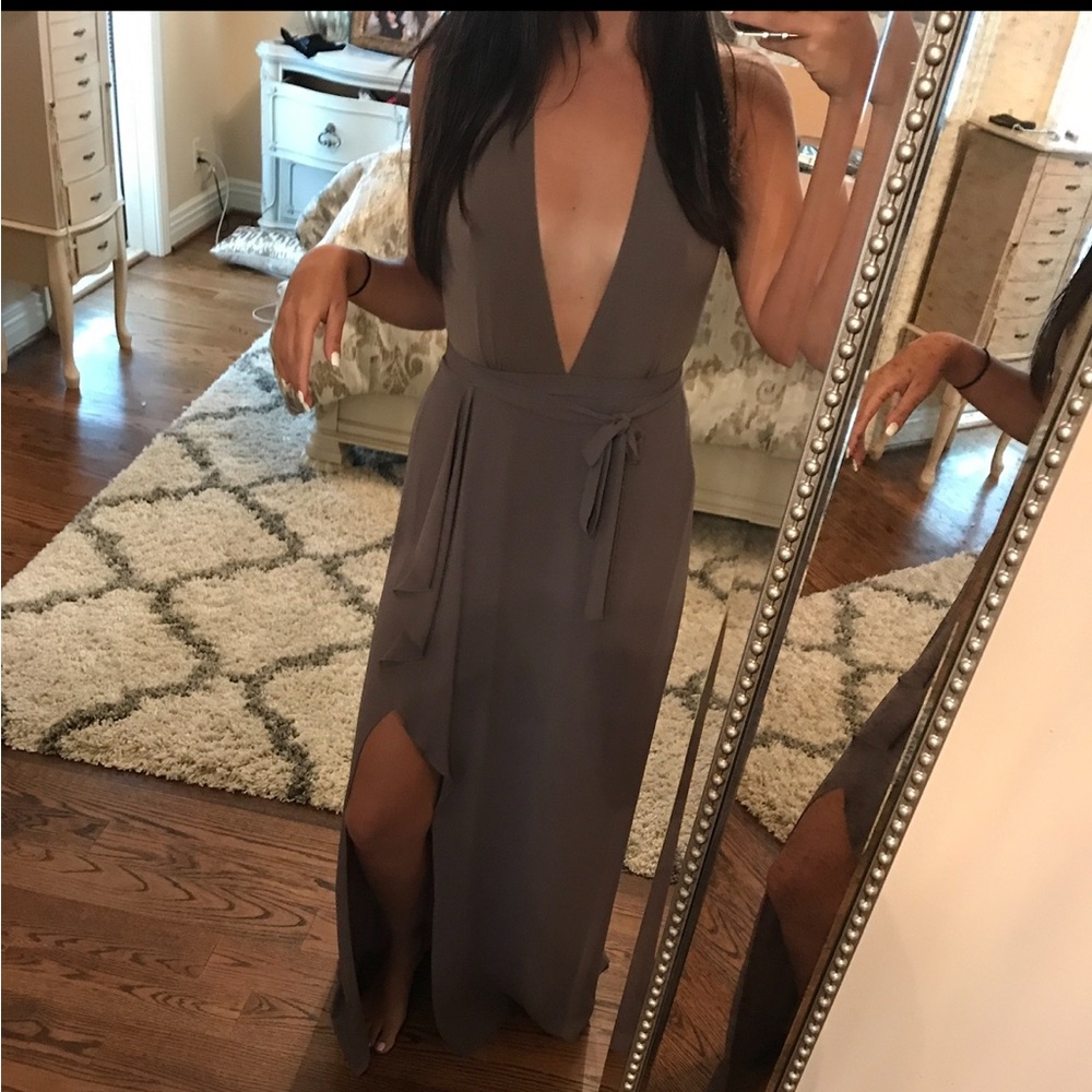 BCBGMaxAzria Plunging V Neck Halter Gown Taupe Color Sz. 4